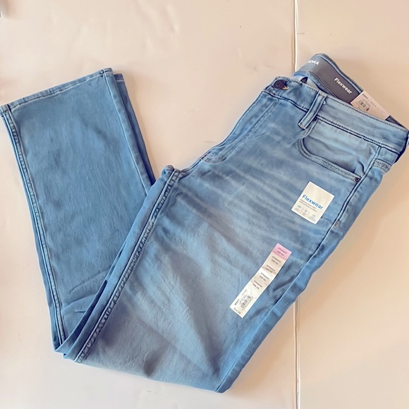 Sonoma Other - NWT!! Sonoma Flexwear Straight Fit Knitted Denim Jeans.